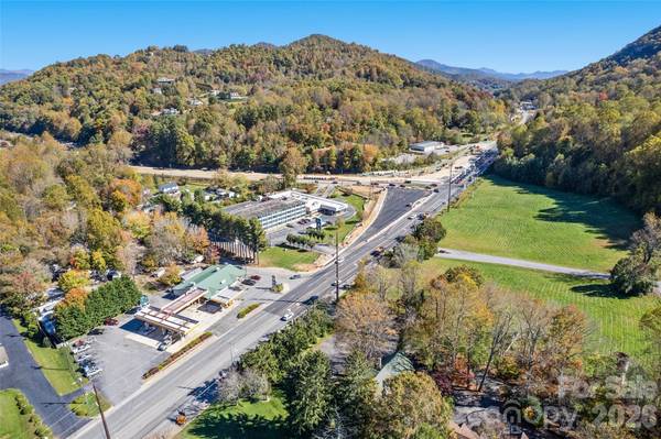 26 Gaddis Branch RD, Maggie Valley, NC 28751