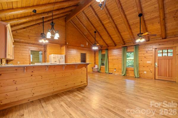 266 Rhododendron DR, Saluda, NC 28773