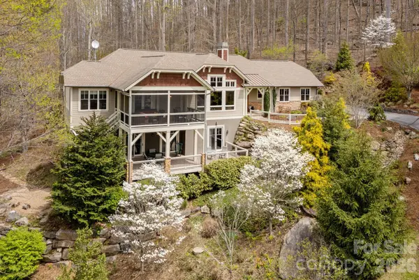 315 Crossvine TRL, Hendersonville, NC 28739
