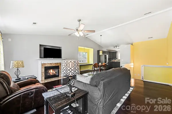 391 Lone Tree LN, Clover, SC 29710