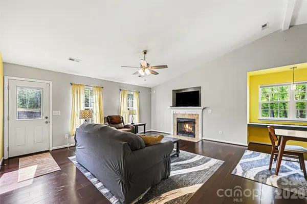 391 Lone Tree LN, Clover, SC 29710