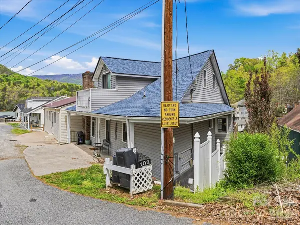 102 Havnaers PT, Lake Lure, NC 28746