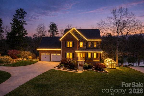 4726 Crystal Falls AVE, Hickory, NC 28601