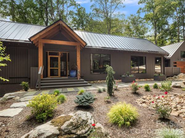 80 Hemlock CIR, Black Mountain, NC 28711