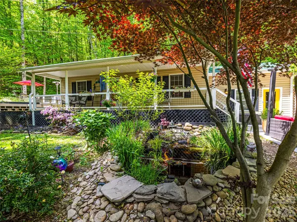 103 Old US 19 23 HWY, Candler, NC 28715