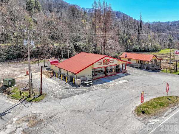 11214 US 19 HWY N, Maggie Valley, NC 28751