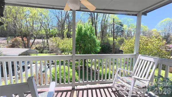 20 Homewood DR, Asheville, NC 28803