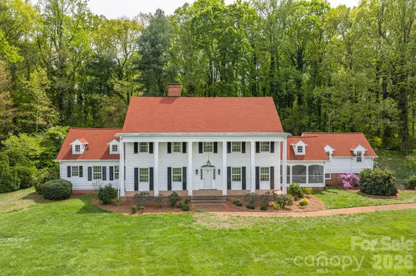 1233 General Hoke DR, Lincolnton, NC 28092