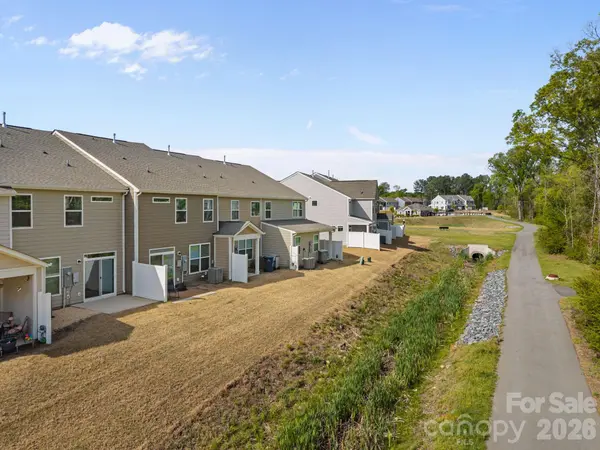 3950 Rothwood LN, Harrisburg, NC 28075