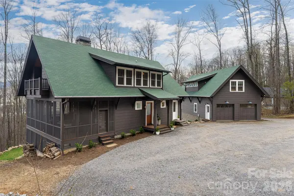 51 Summit RD, Swannanoa, NC 28778