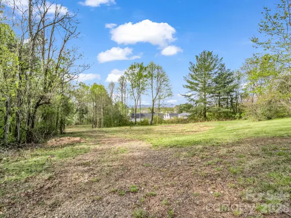 26 Adams Hill RD, Asheville, NC 28806