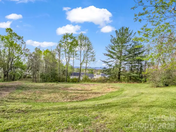 26 Adams Hill RD, Asheville, NC 28806