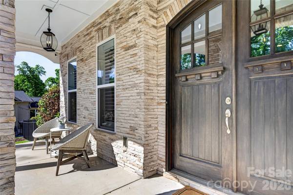 121 Leeward Shoals LN, Mooresville, NC 28117