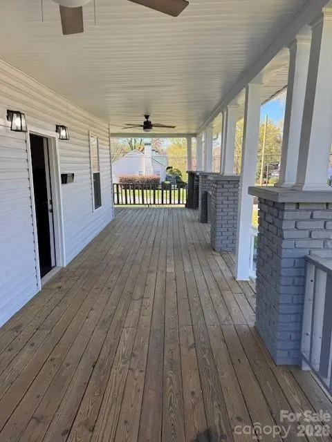 806 4th Street DR NW, Hickory, NC 28601
