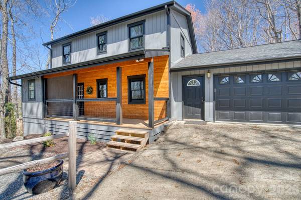 46 Wahuhu CT, Brevard, NC 28712