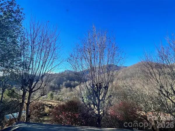 133 Ambria DR, Waynesville, NC 28785