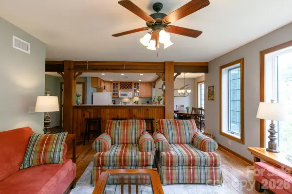 222 Creekside WAY #D202, Burnsville, NC 28714
