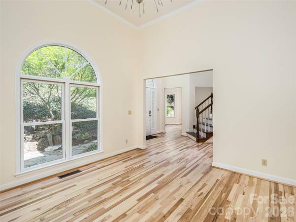 39 Eastmoor DR, Asheville, NC 28805
