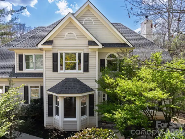 39 Eastmoor DR, Asheville, NC 28805