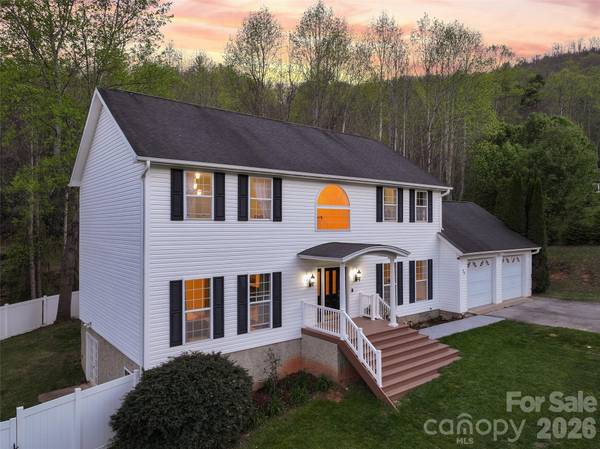 15 Kylie Grace LN, Candler, NC 28715