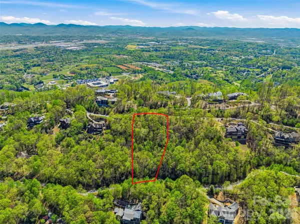 27 Deer Grass CT, Arden, NC 28704