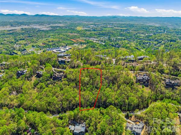 27 Deer Grass CT, Arden, NC 28704