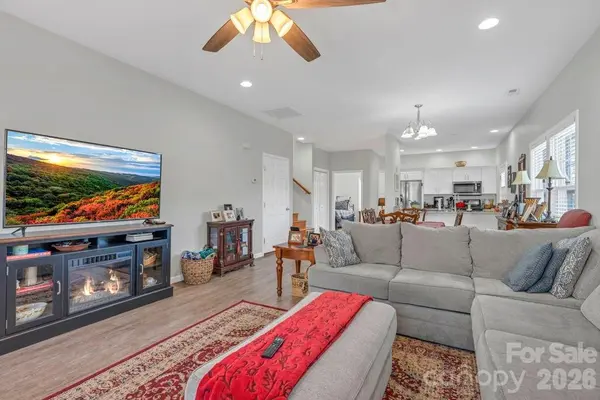 24 Merideth DR #A, Marion, NC 28752