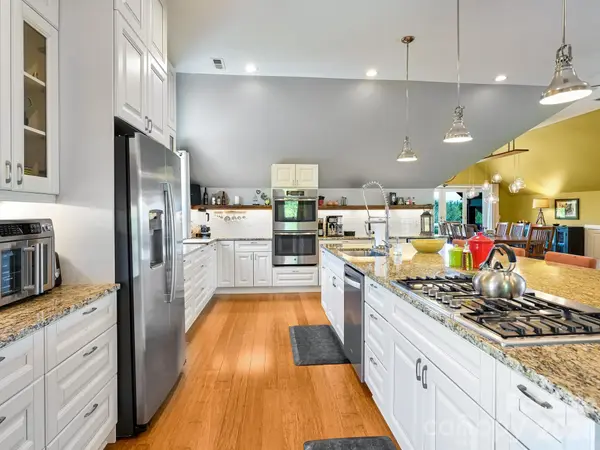 44 Dane Acres DR, Alexander, NC 28701