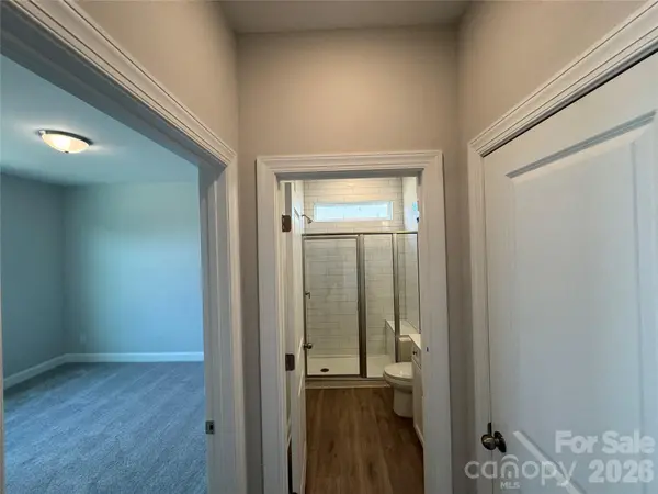 8684 Acadia Pkwy, Sherrills Ford, NC 28673