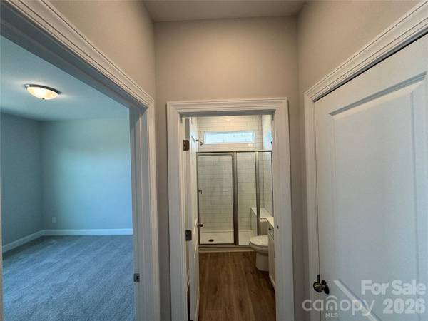 8684 Acadia Pkwy, Sherrills Ford, NC 28673