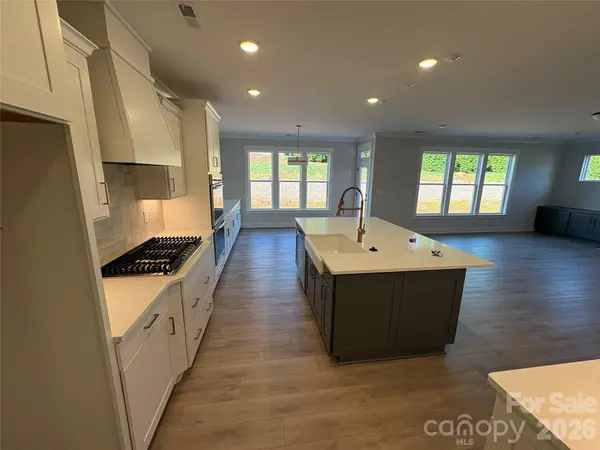 1336 Knob Creek DR, Gastonia, NC 28054