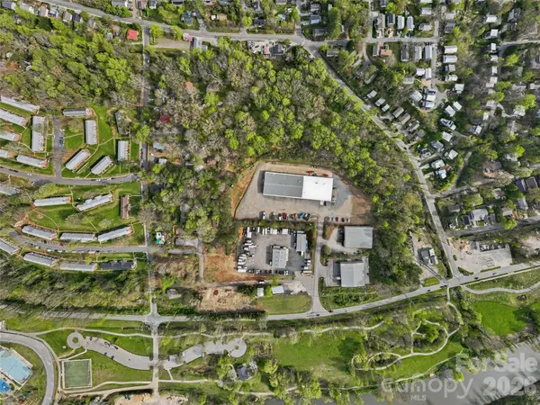 99999 State ST, Asheville, NC 28806