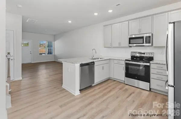 4136 Olympus AVE #302, Gastonia, NC 28052