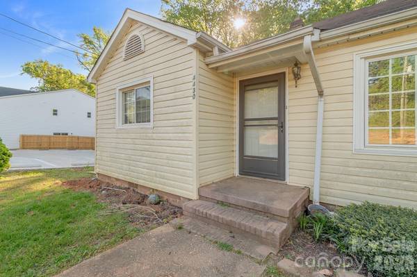 4430 W Tyvola RD, Charlotte, NC 28208
