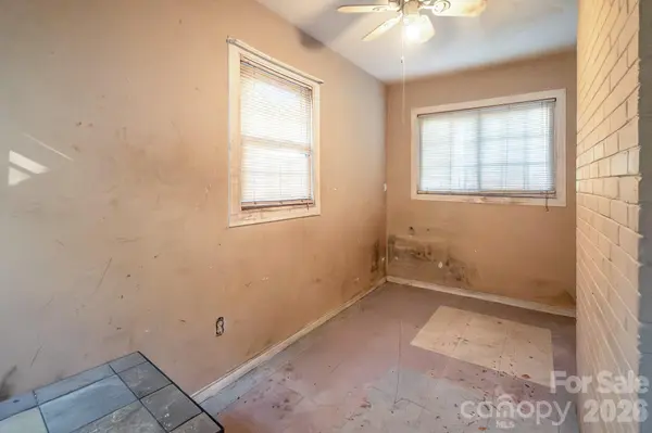 4430 W Tyvola RD, Charlotte, NC 28208
