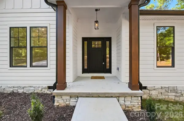 2157 Anchor LN, Connelly Springs, NC 28612