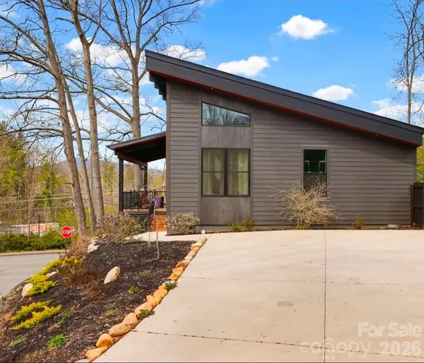 90 Summitt ST, Waynesville, NC 28786