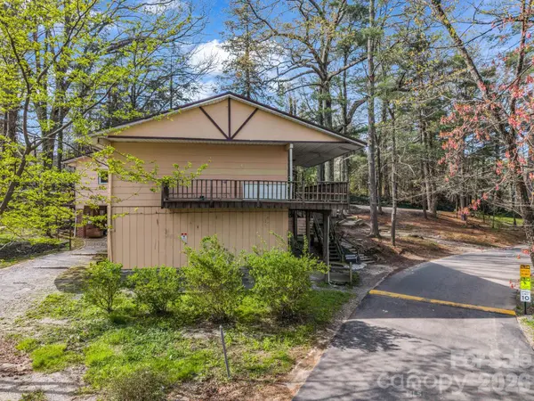 76 Adeles WAY, Hendersonville, NC 28792