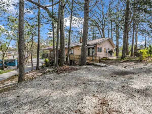 76 Adeles WAY, Hendersonville, NC 28792