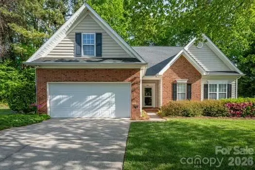 1614 Iverness CT, Gastonia, NC 28056