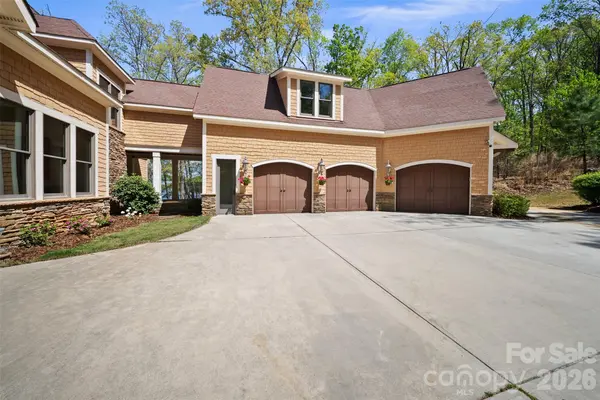 2312 Rocky Cove LN, Denton, NC 27239
