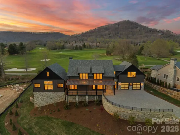 6 Walnut Valley Pkwy, Arden, NC 28704