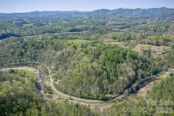 44 Marshbanks RDG, Weaverville, NC 28787