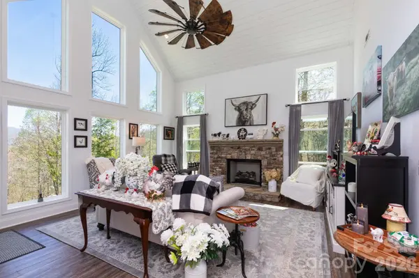153 Fairlane LOOP, Whittier, NC 28789