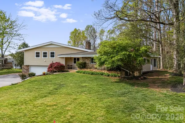 87 W Oakview RD, Asheville, NC 28806