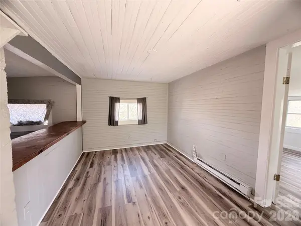 5A Warren AVE, Asheville, NC 28803