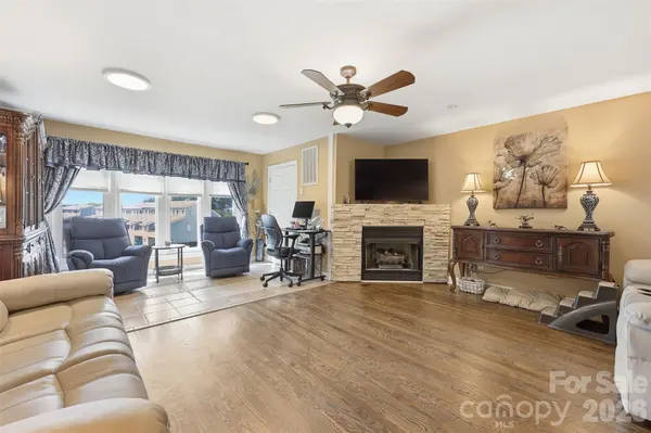 14614 Waterside DR, Charlotte, NC 28278