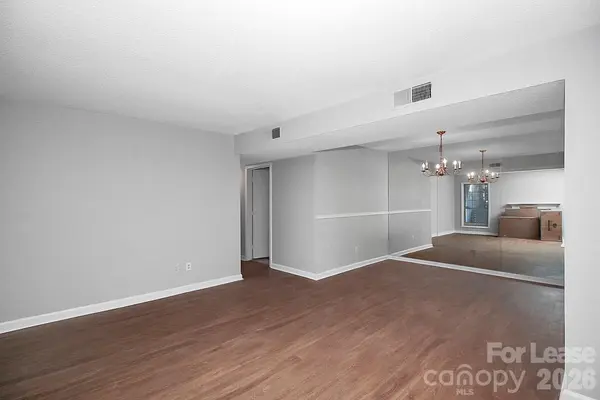 5823 Green Forest DR, Charlotte, NC 28212