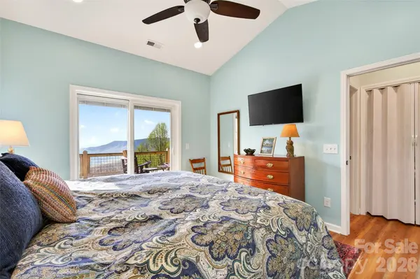 155 Wrenlock DR, Little Switzerland, NC 28749