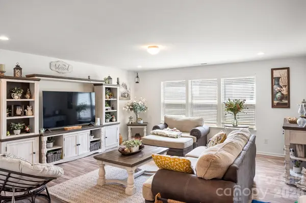 108 Galley LN, Statesville, NC 28677
